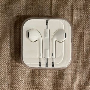 Apple IPhone Wired Earbuds